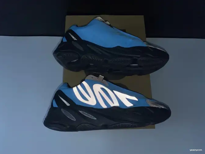 'Bright GZ3079 MNVN Cyan' Boost Yeezy 700 ADIDAS 0606